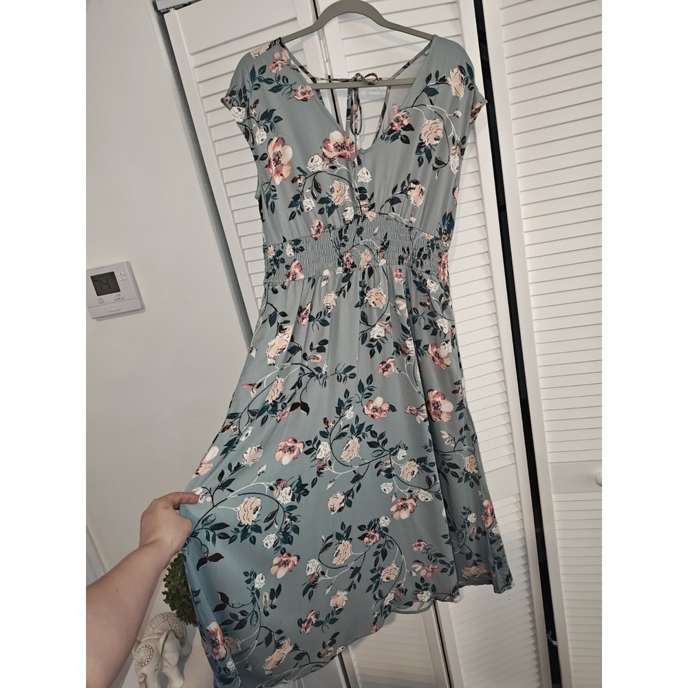 Maurices Womens M Blue Floral Midi Dress Smocked Waist Keyhole Back - Picture 2 of 12